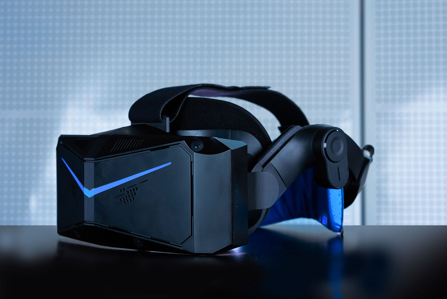 Pimax Crystal Light - Édition anniversaire 1 an avec Studioform Creative, avec contrôleurs - États-Unis uniquement